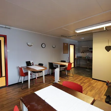 Lyngenfjord, Froyas Hus Olderdalen