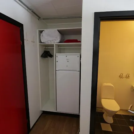 Lyngenfjord, Froyas Hus 山林小屋 *