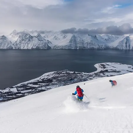 Lyngenfjord, Froyas Hus Lodge Olderdalen