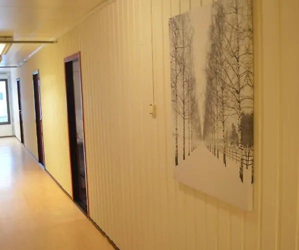 Lyngenfjord, Froyas Hus Olderdalen