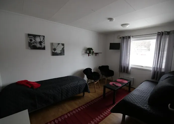 Lodger Lyngenfjord, Frøyas Hus