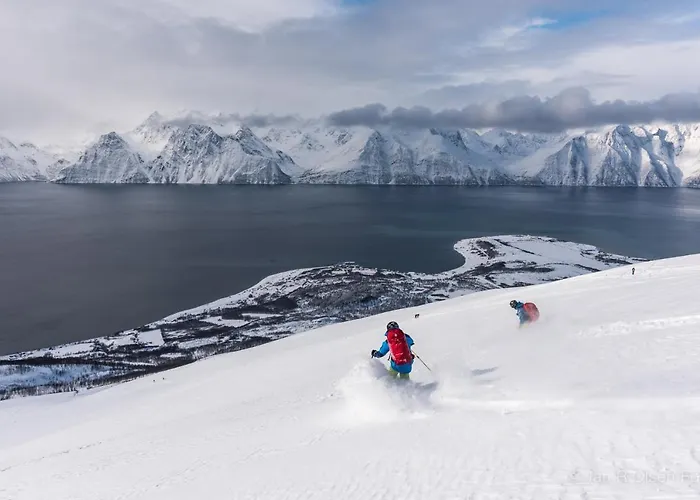 Lyngenfjord, Frøyas Hus Lodger Olderdalen