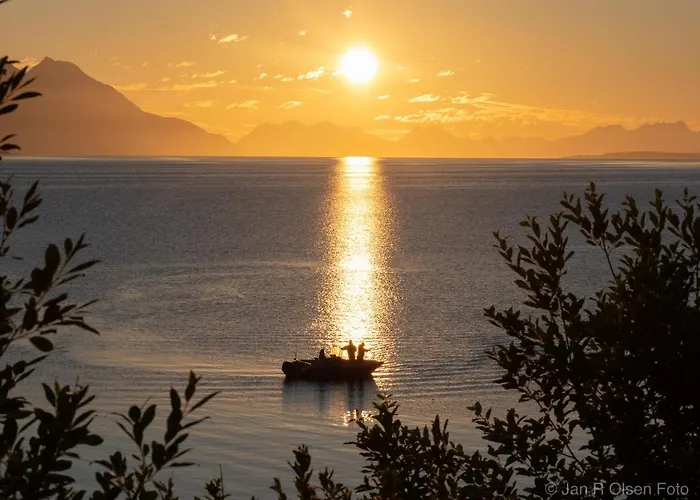 Lyngenfjord, Froyas Hus *