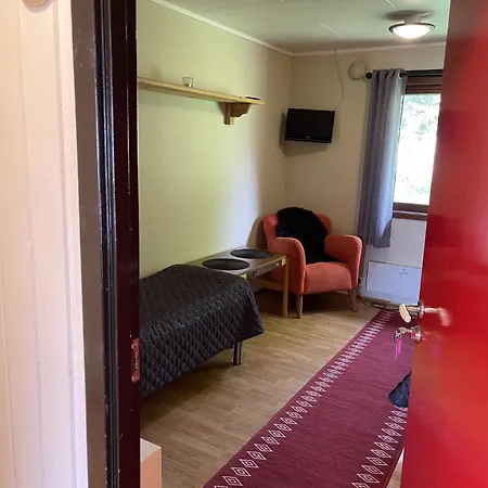 Lyngenfjord, Frøyas Hus Lodger