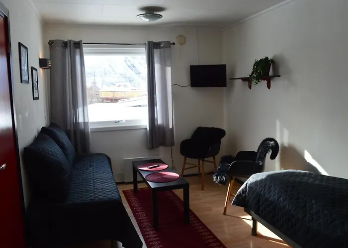 Lyngenfjord, Frøyas Hus Lodger Olderdalen